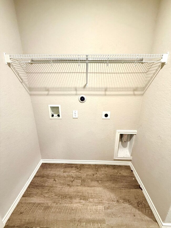 Building Photo - 7614 Crestway Ridge