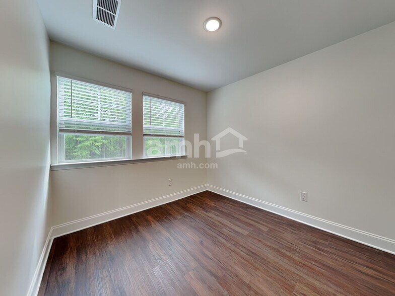 Building Photo - 15114 Torrence Branch Rd