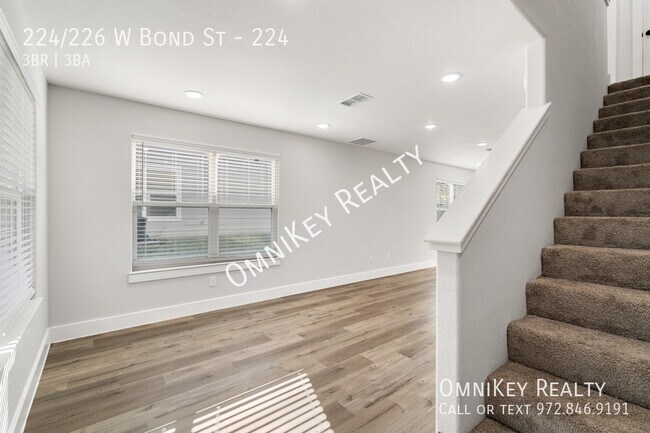 Building Photo - 224/226 W Bond St-224