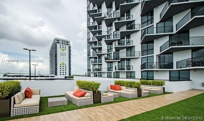 Building Photo - 5252 NW 85th Ave