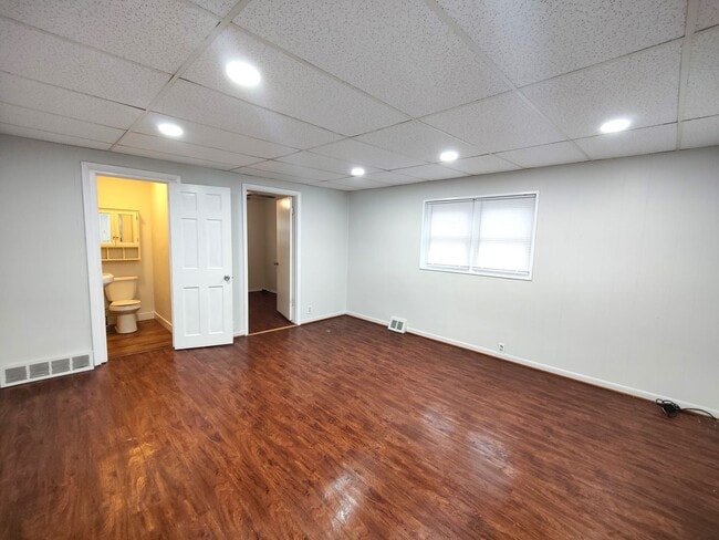 Building Photo - *Recently Updated 2BD/1.5BA Duplex Availab...