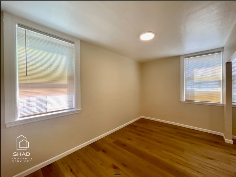 Building Photo - 1911 E 25th St