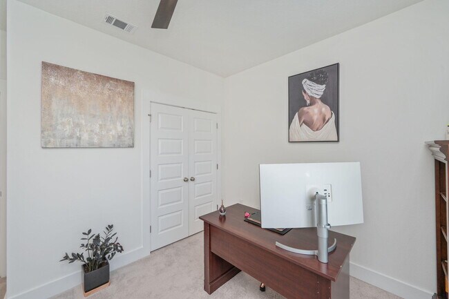 Building Photo - 165 Blooming Cv
