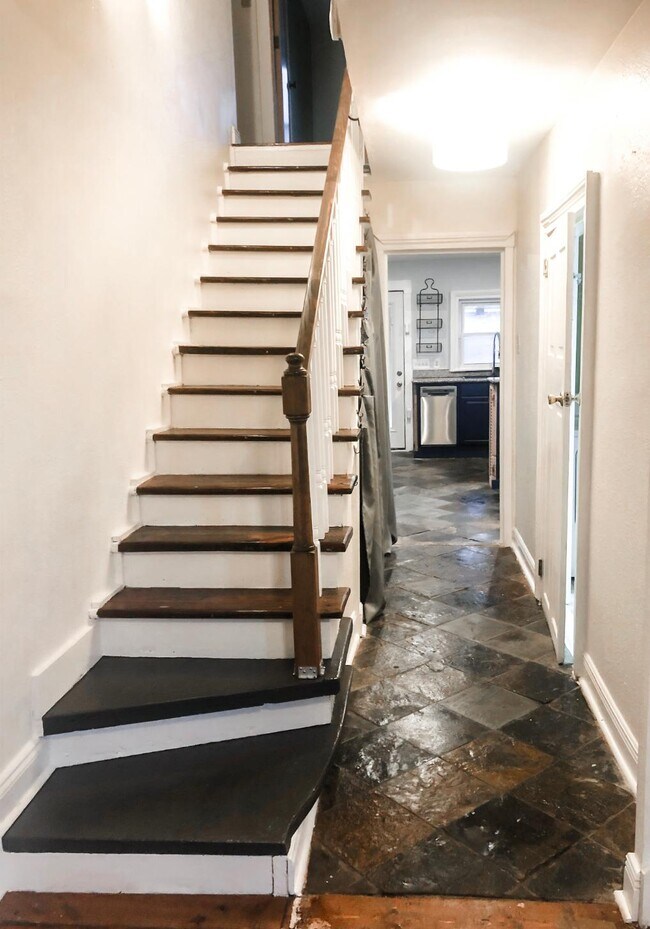 Stairs - 2113 Toledano St
