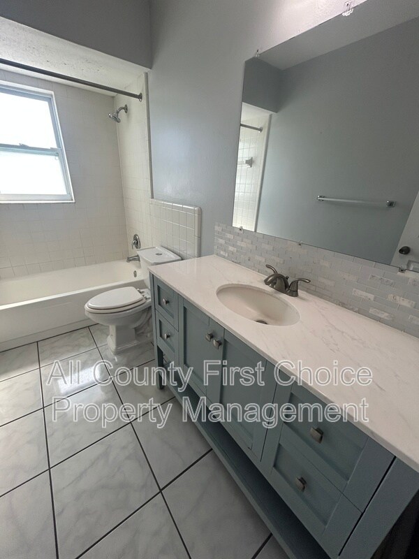 Building Photo - 2390 14th Ave SW