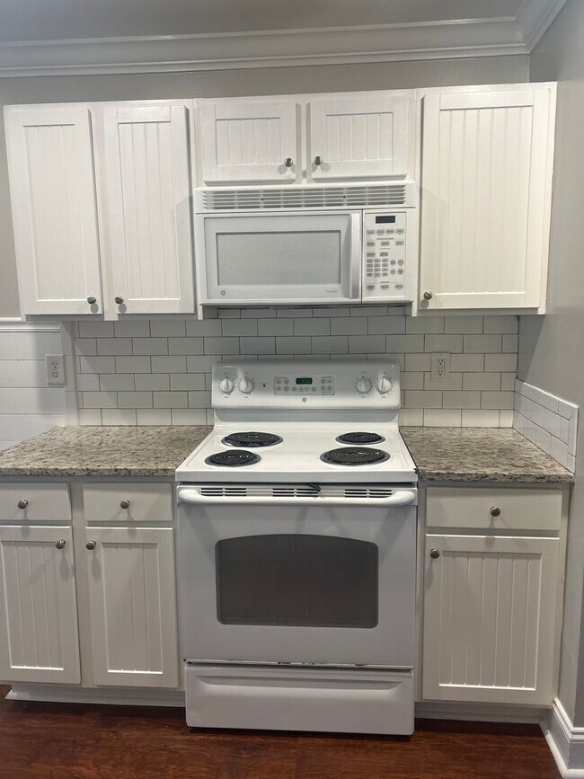 Building Photo - 07-103 Barrett