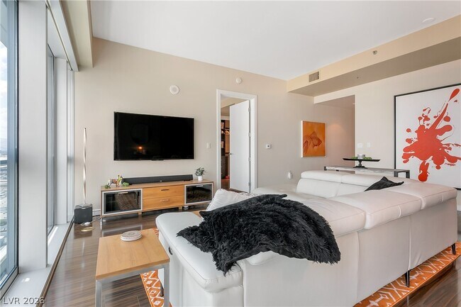 Building Photo - 4471 Dean Martin Dr