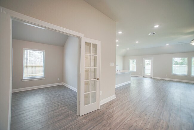 Building Photo - 17112 Coneflower Pl