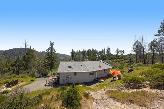 Building Photo - 323 Bodmer Ln