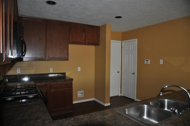 Building Photo - 12229 Medina Lake Dr