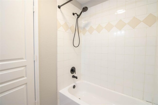 Building Photo - 16727 Libson Falls Dr