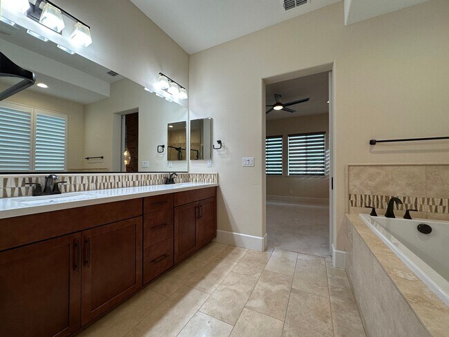 Building Photo - Stunning Lakefront River Islands Home