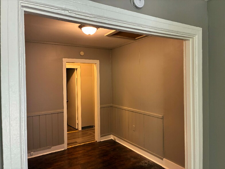 Building Photo - 1903-1905 S Booker St