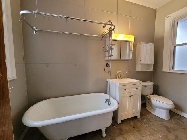 Building Photo - ter1714