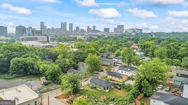 Building Photo - 620 Echo St NW