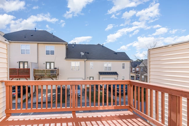 Building Photo - **Available in March!** 3 Level Townhome with Garage in Brier Creek