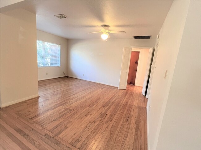 Building Photo - 1519 Johanna Dr