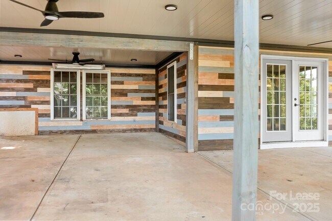Building Photo - 20428 Marblehead Ct