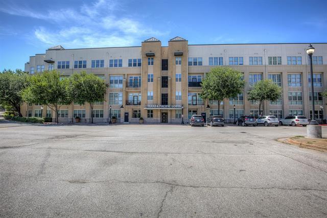 Building Photo - 201 W Lancaster Ave