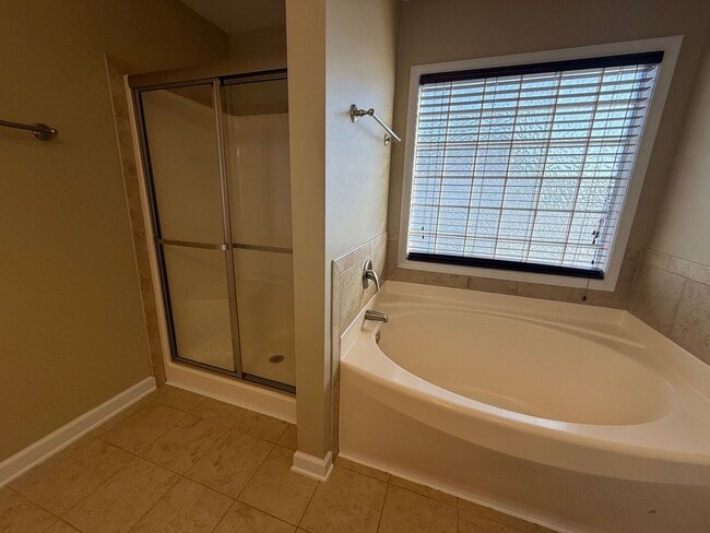 Building Photo - Beautiful 4 bedroom, 3.5 house