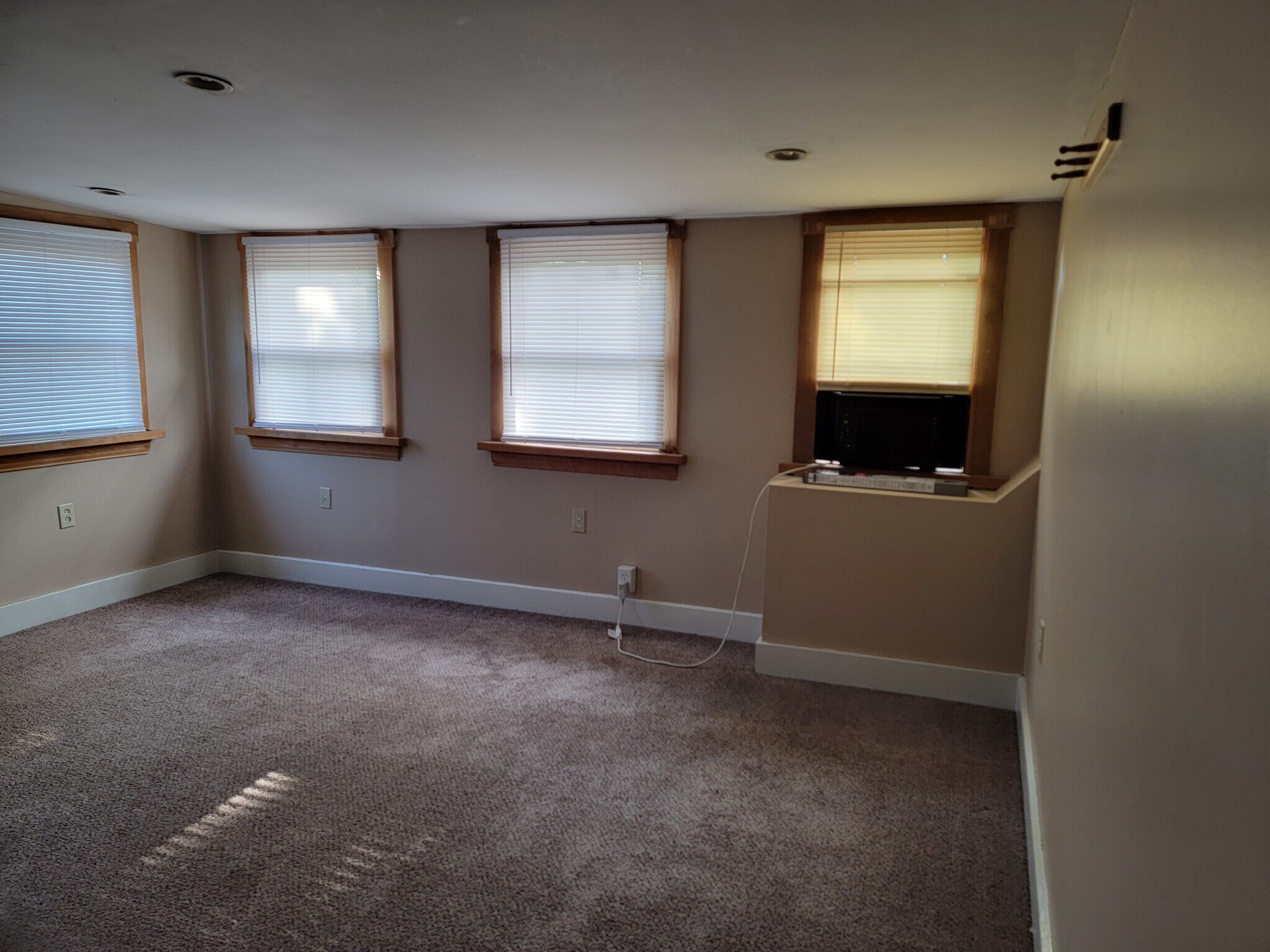 Master Bedroom - 231 Emming St