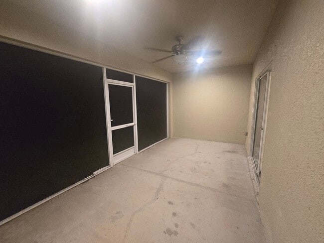 Building Photo - MUST SEE -2/2/1+OPEN DEN-DUPLEX IN GREENBR...