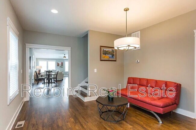 Building Photo - 1717 14th Ave S