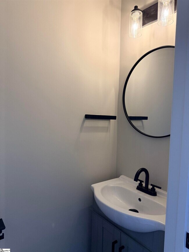 Building Photo - 36 Spinnaker Ct