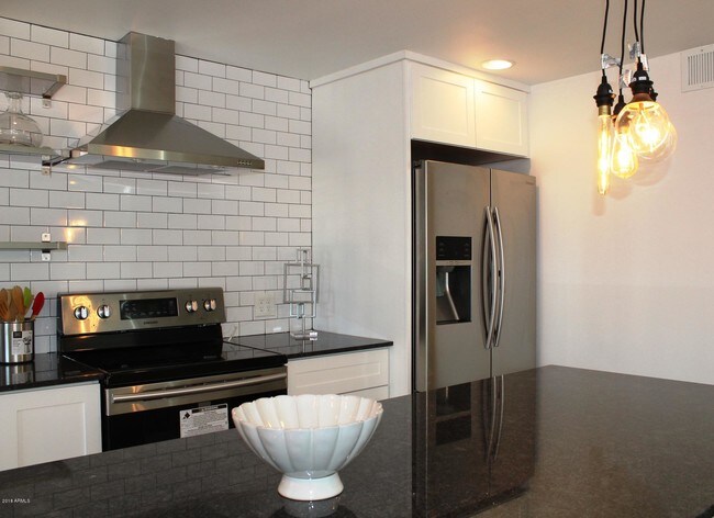 Building Photo - 3318 N 18th Ave