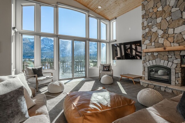 Building Photo - Mountain View Haven