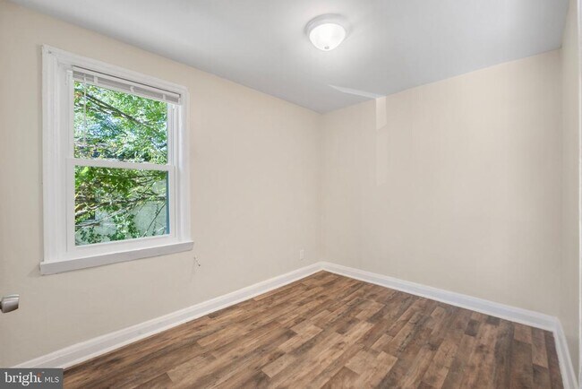Building Photo - 5424 Belle Vista Ave