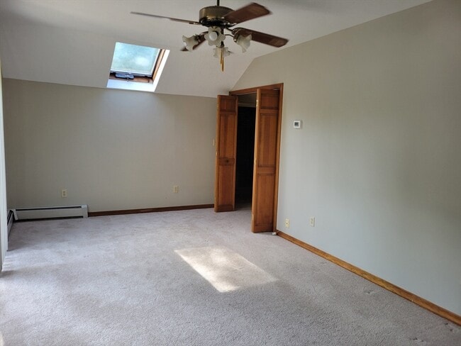 Building Photo - 37 Golden Hills Rd