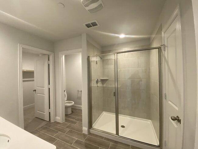 Master Bathroom - 5509 Crosby Dr