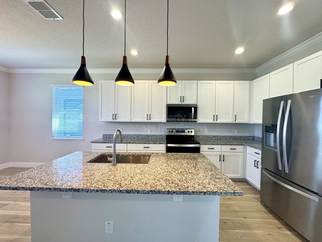 Building Photo - 3615 Voyager Ln