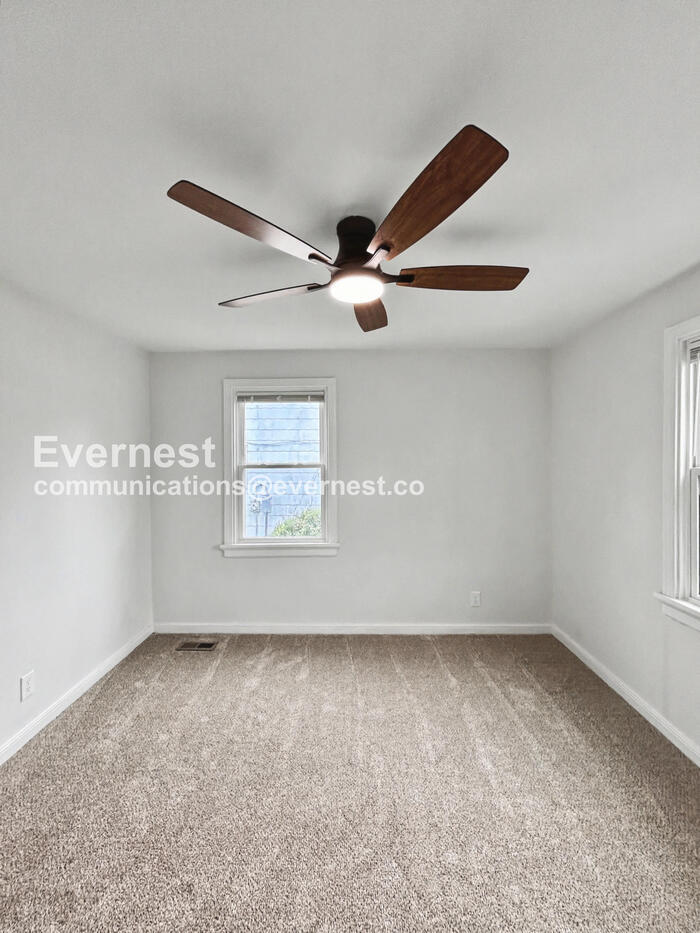 Building Photo - 3605 Pemberton Ave