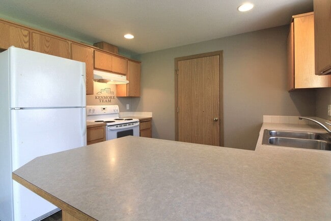 Building Photo - 3 Bedrooms, 2 Bath Home in West Pasco