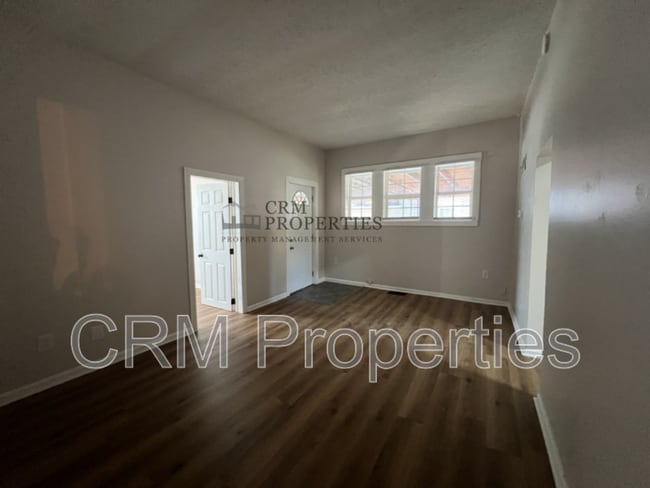 Building Photo - 1329 N Wabash Ave