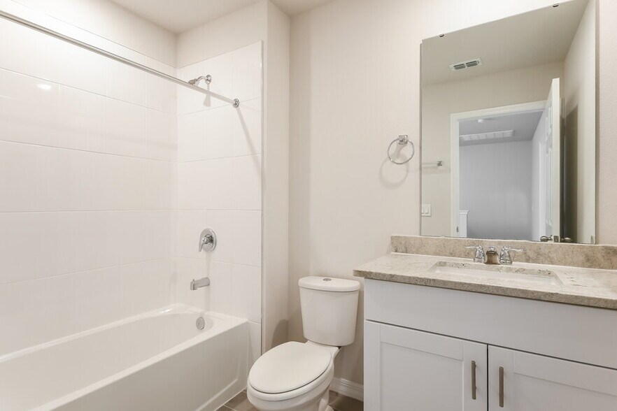 Building Photo - 809 Legacy Dr