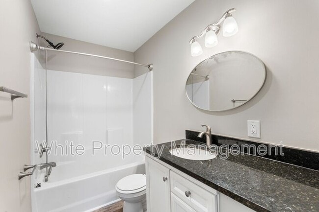 Building Photo - 1302 Venus St