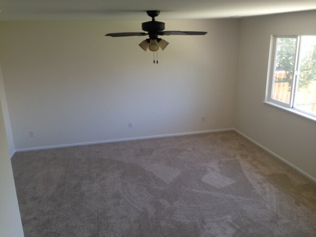 Building Photo - 4979 Butterfield Dr