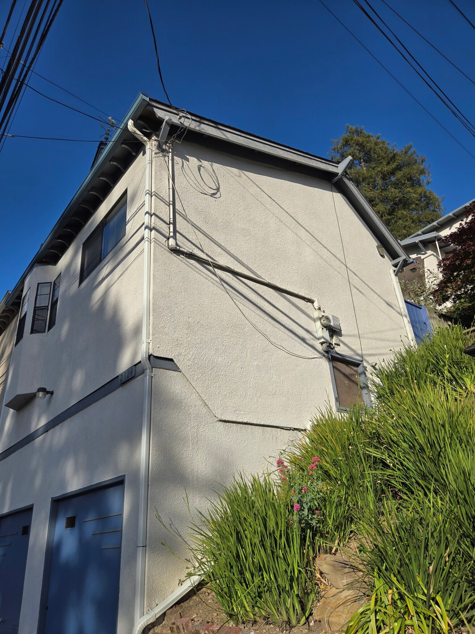 Building Photo - 2124 5th Ave