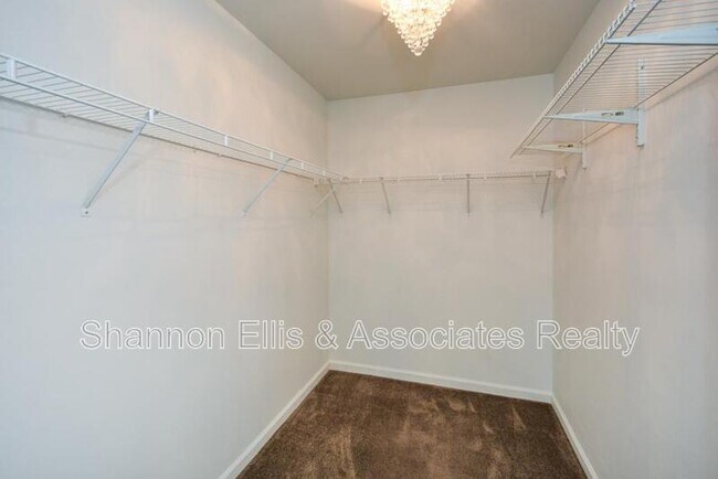 Building Photo - 137 Baywood Crossing