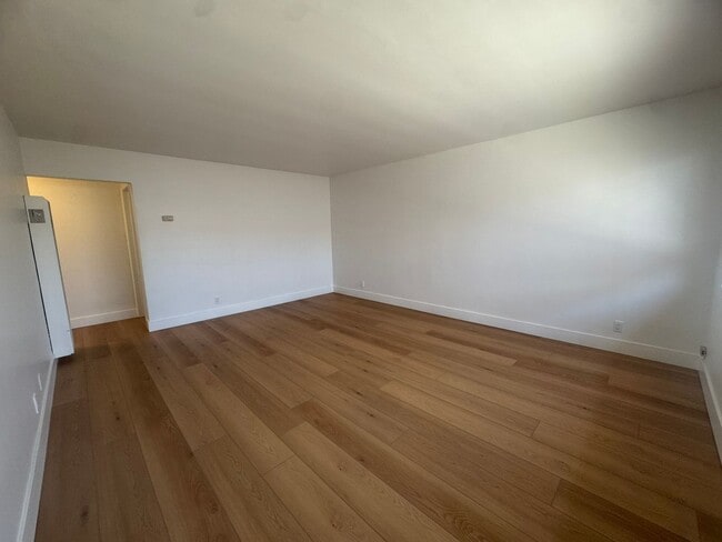 Building Photo - 4018 W 142nd St