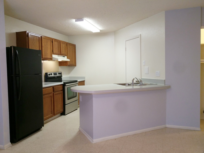 Kitchen - 2527 Corian Glen Dr