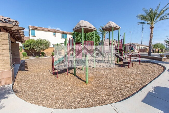 Building Photo - 2883 E Ebony Dr