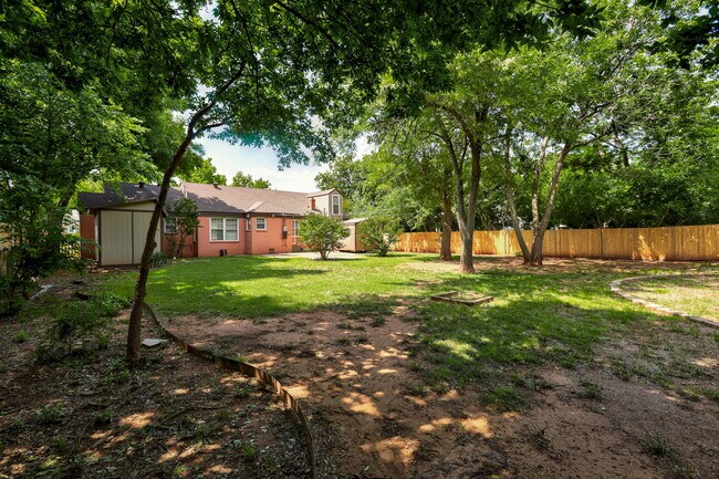 Building Photo - 821 NW 48th St