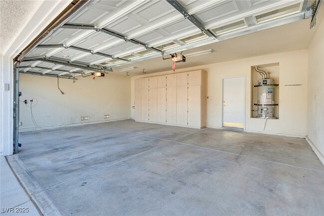 Building Photo - 1340 Rolling Sunset St