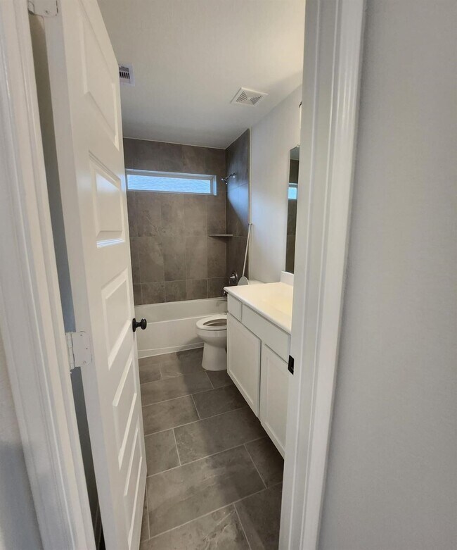 Building Photo - 2419 Humble Wy