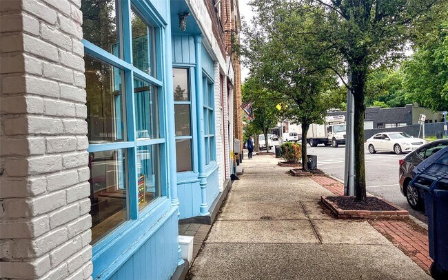 Building Photo - 475 Ashford Ave