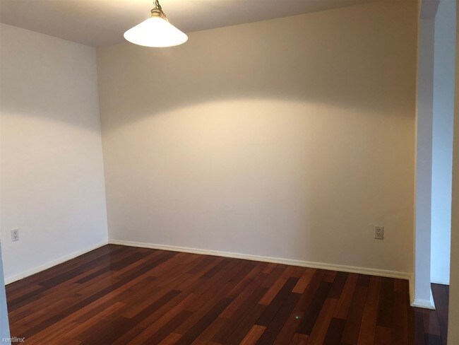 Building Photo - 606 Cooper Landing Rd